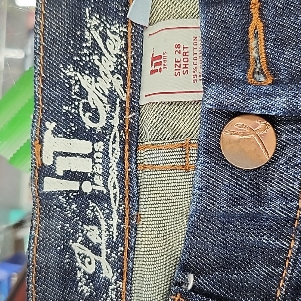 It jeans 28 short